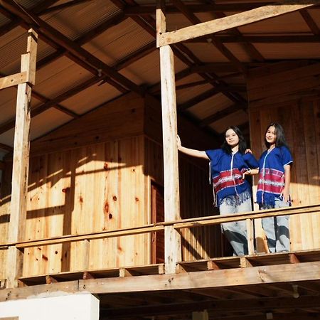 Por Joi ,Por Dee House Hostel Chiang Mai Exterior photo