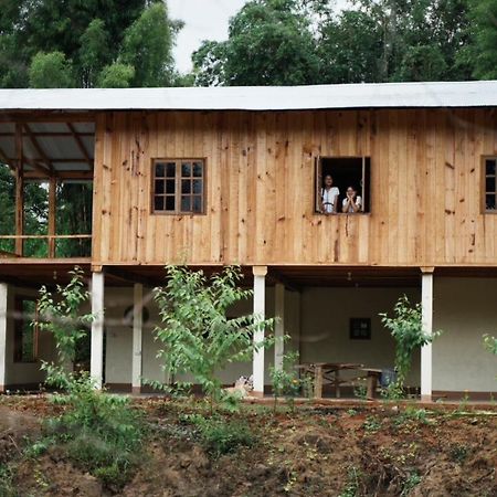 Por Joi ,Por Dee House Hostel Chiang Mai Exterior photo