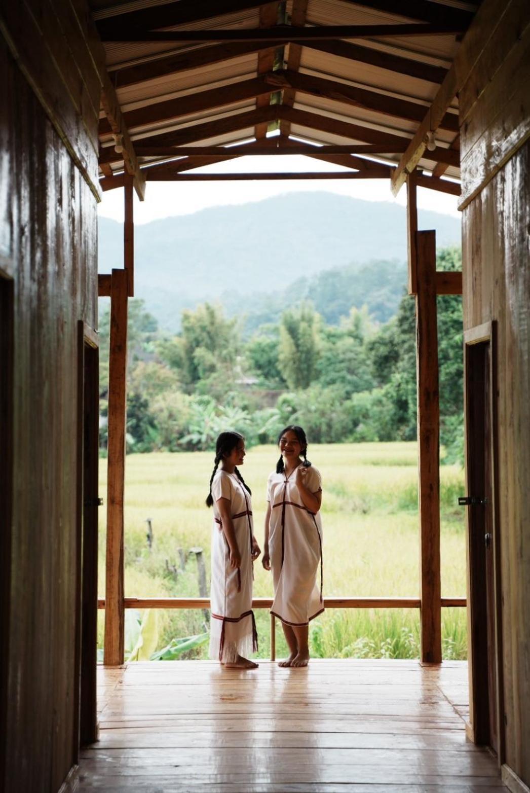 Por Joi ,Por Dee House Hostel Chiang Mai Exterior photo