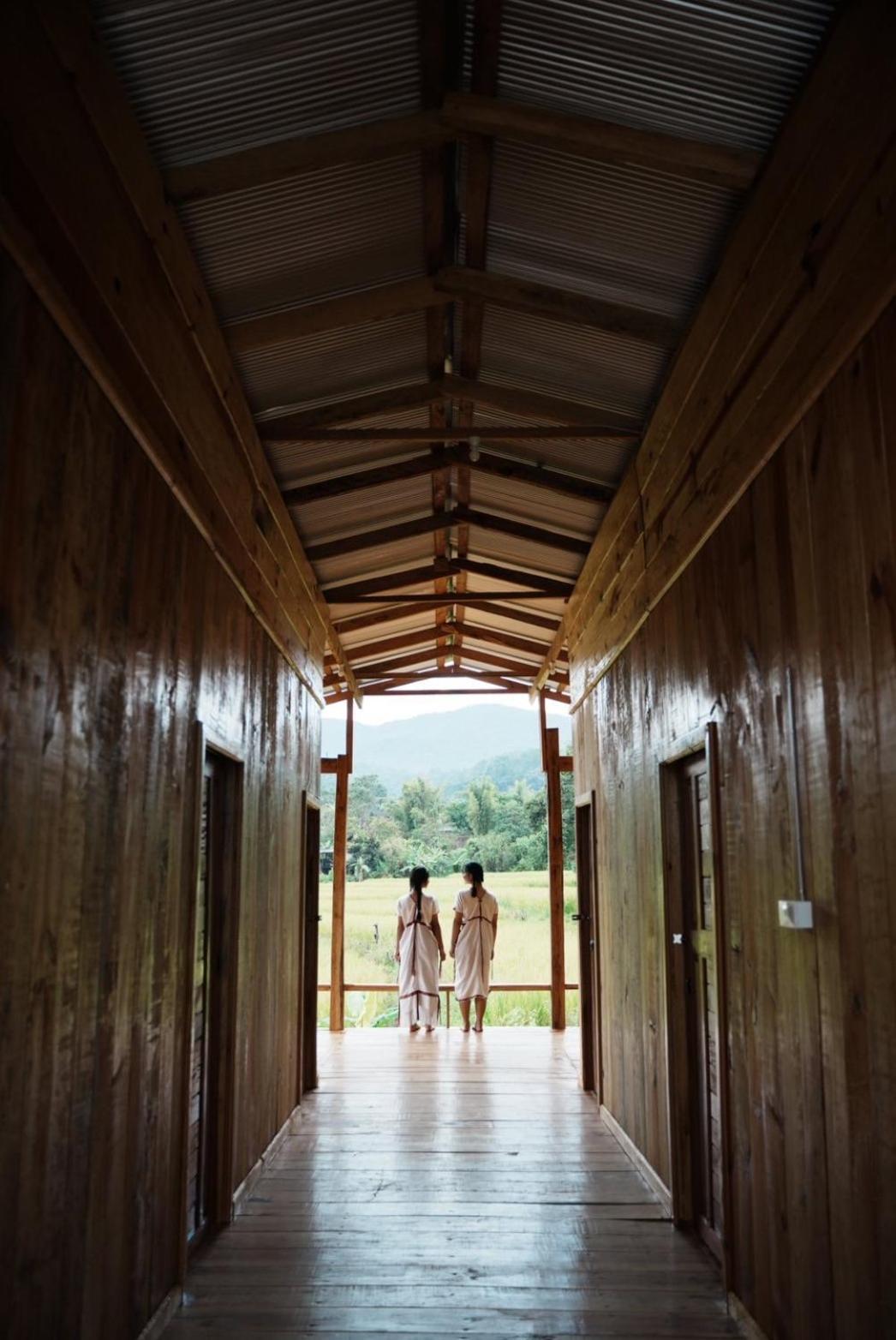 Por Joi ,Por Dee House Hostel Chiang Mai Exterior photo